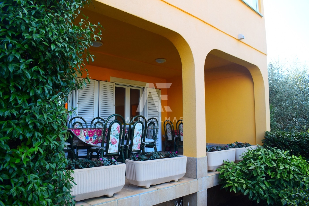 Malinska, hiša dvojček s 3 apartmaji! ID 387