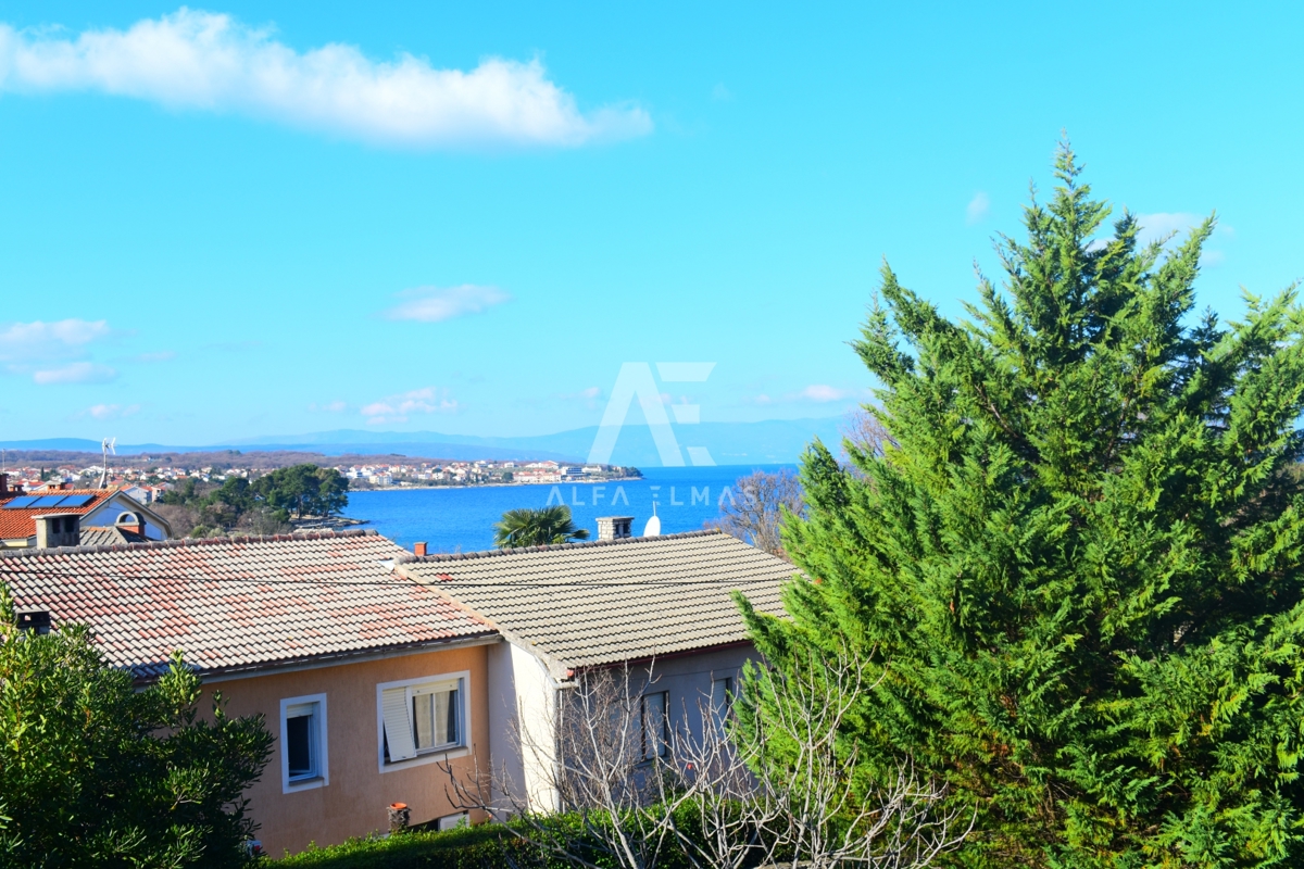 Malinska, hiša dvojček s 3 apartmaji! ID 387
