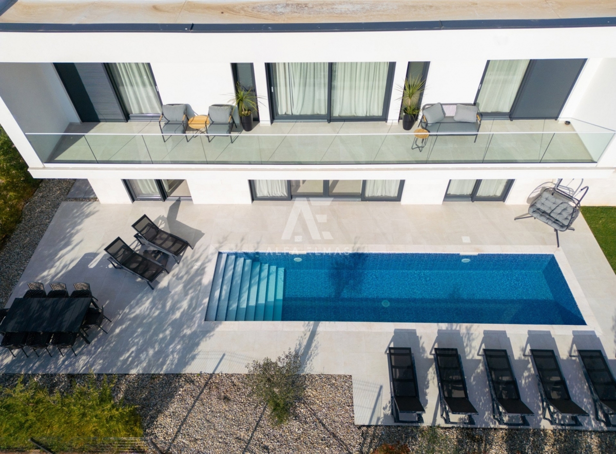 Krk, okolica, luksuzna vila z bazenom na mirni lokaciji!! ID 384