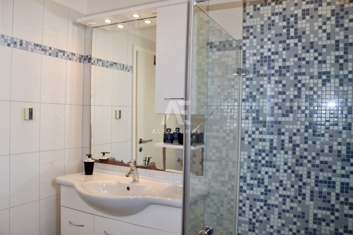 Krk, okolica, privlačen apartma s čudovitim pogledom na morje in naravo! ID 55