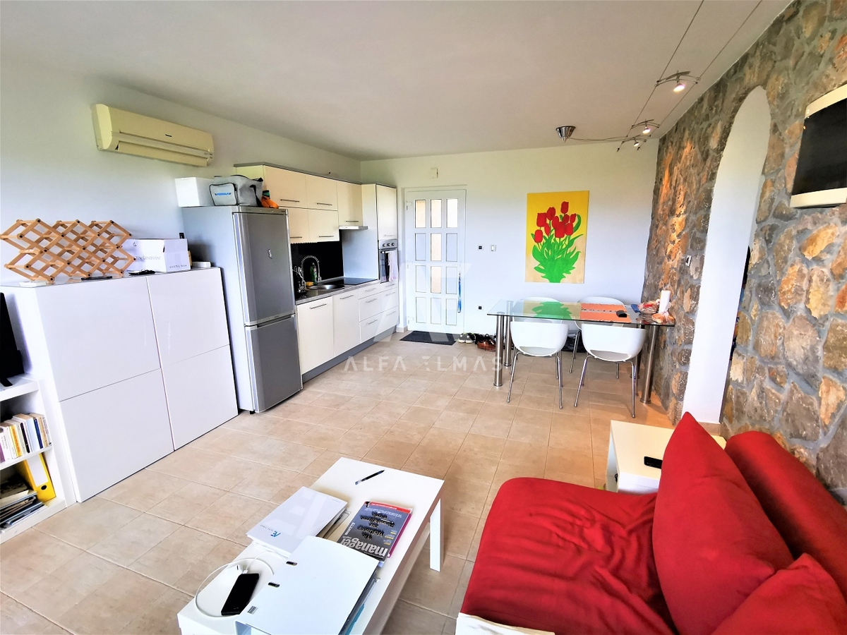 Krk, okolica, privlačen apartma s čudovitim pogledom na morje in naravo! ID 55