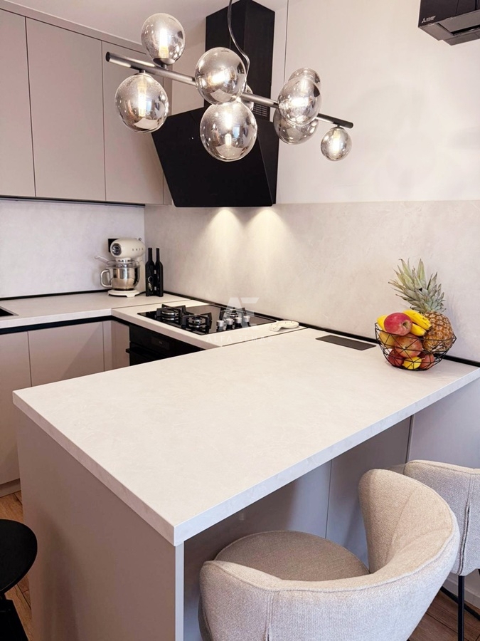 Krk, opremljeno stanovanje z balkonom! ID 596