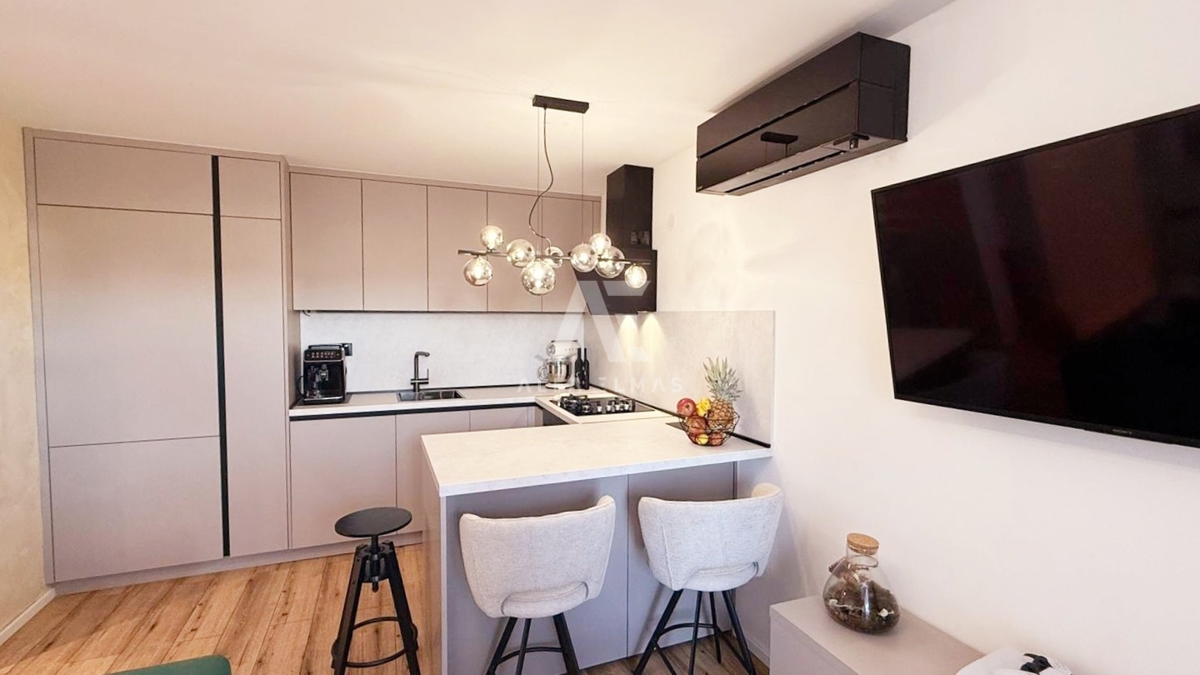 Krk, opremljeno stanovanje z balkonom! ID 596