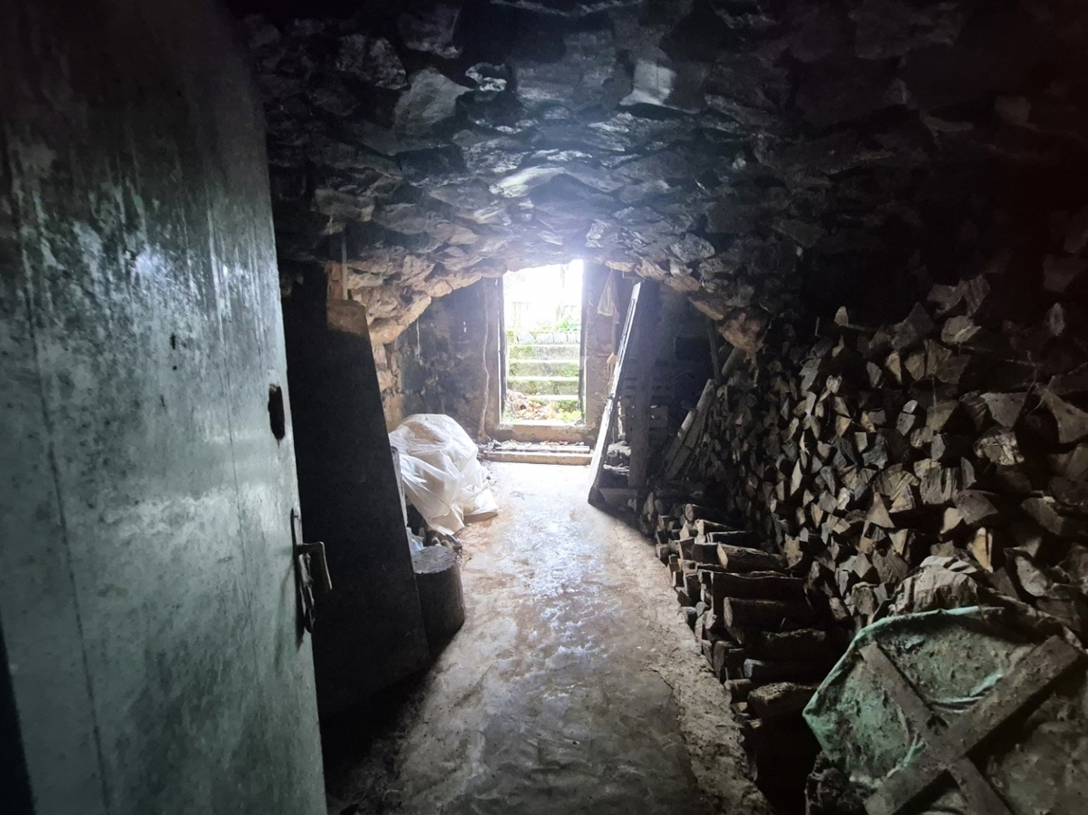 Dobrinj, okolica, kamnita hiša dvojček za obnovo! ID 617