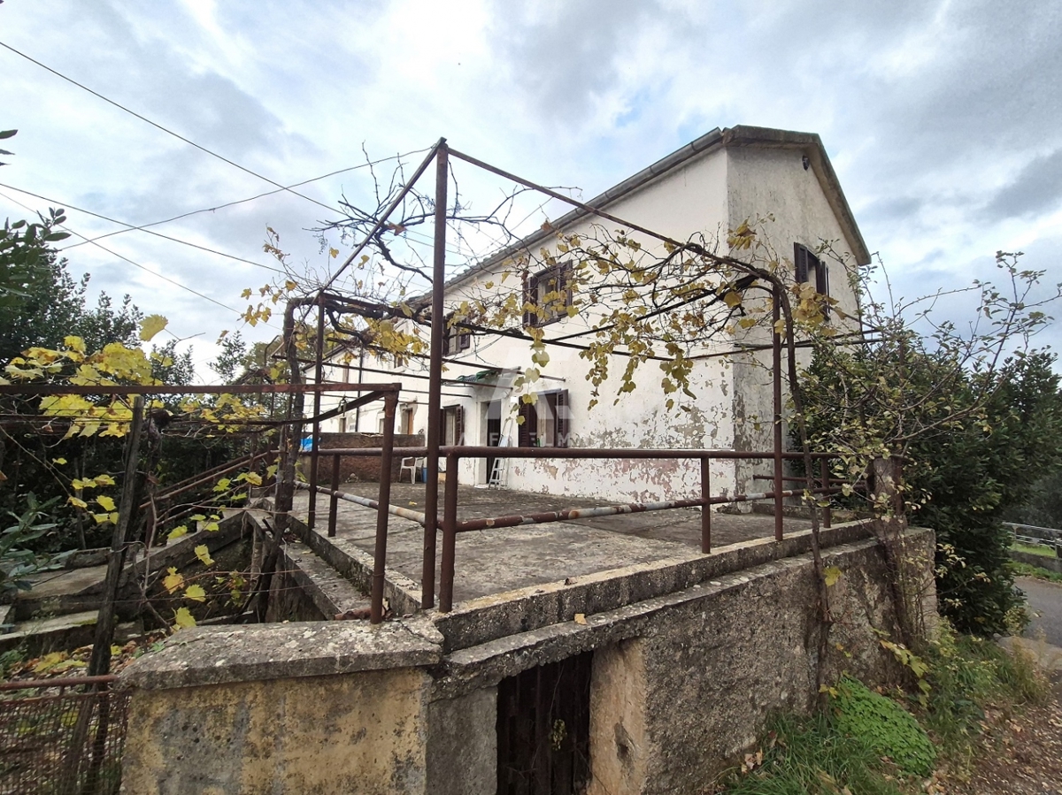 Dobrinj, okolica, kamnita hiša dvojček za obnovo! ID 617