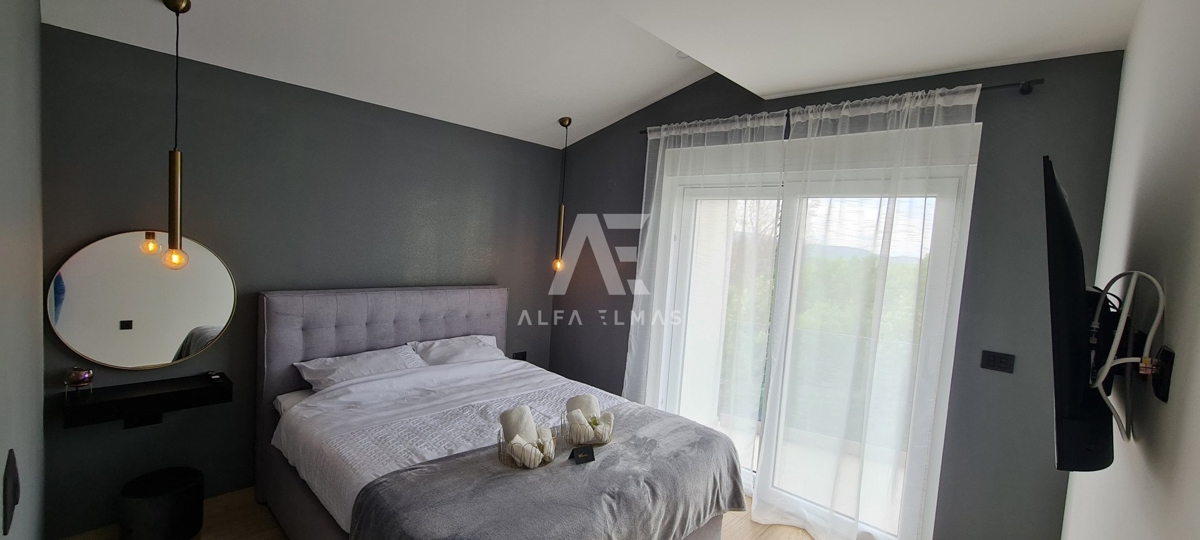 Vrbnik, na prodaj moderna vila z bazenom v mirnem okolju