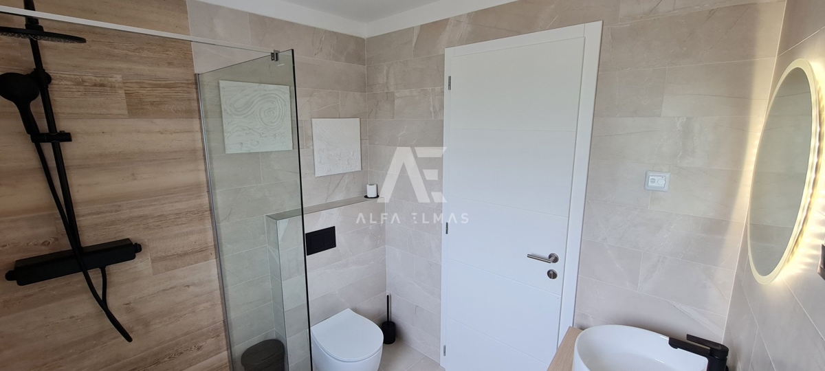 Vrbnik, na prodaj moderna vila z bazenom v mirnem okolju