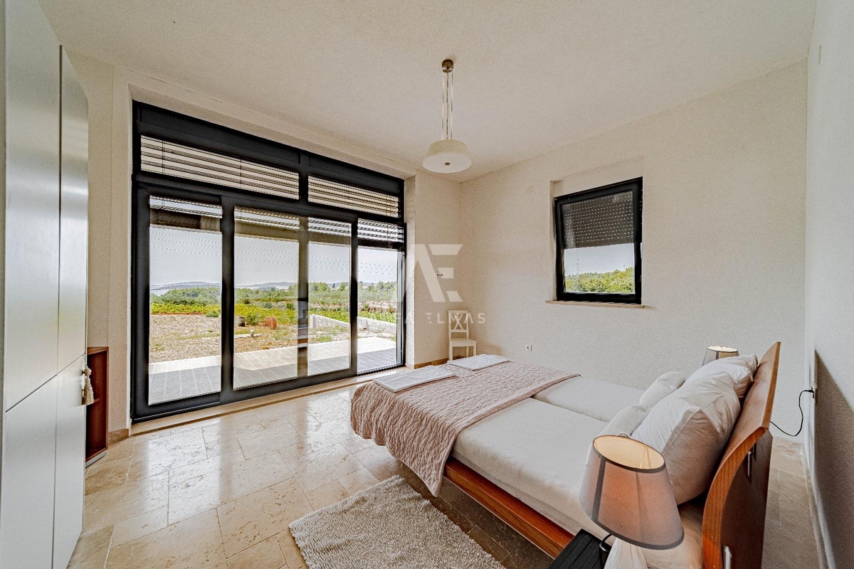 Orebić, samostatne stojaci dom s tromi bytmi! Výhľad na more! ID 655