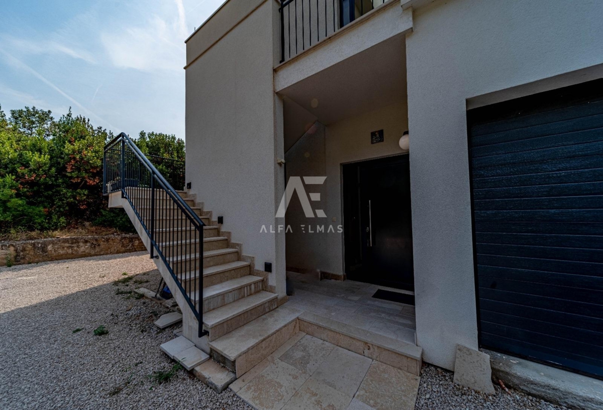 Orebić, samostatne stojaci dom s tromi bytmi! Výhľad na more! ID 655