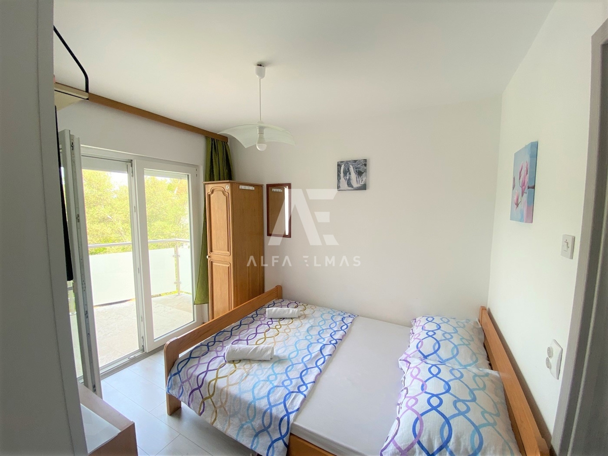 Malinska, okolica, dvojček s 5 apartmaji! ID 266
