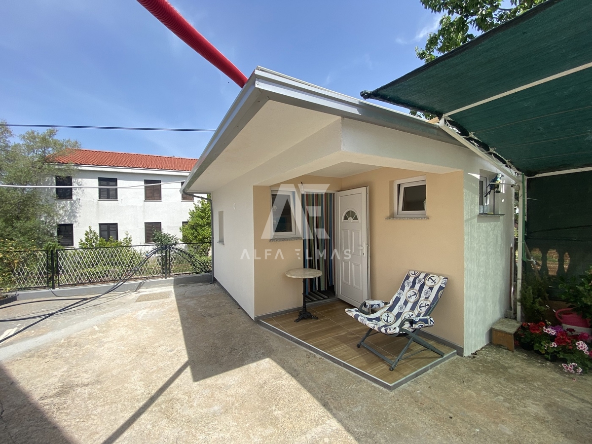 Malinska, okolica, dvojček s 5 apartmaji! ID 266