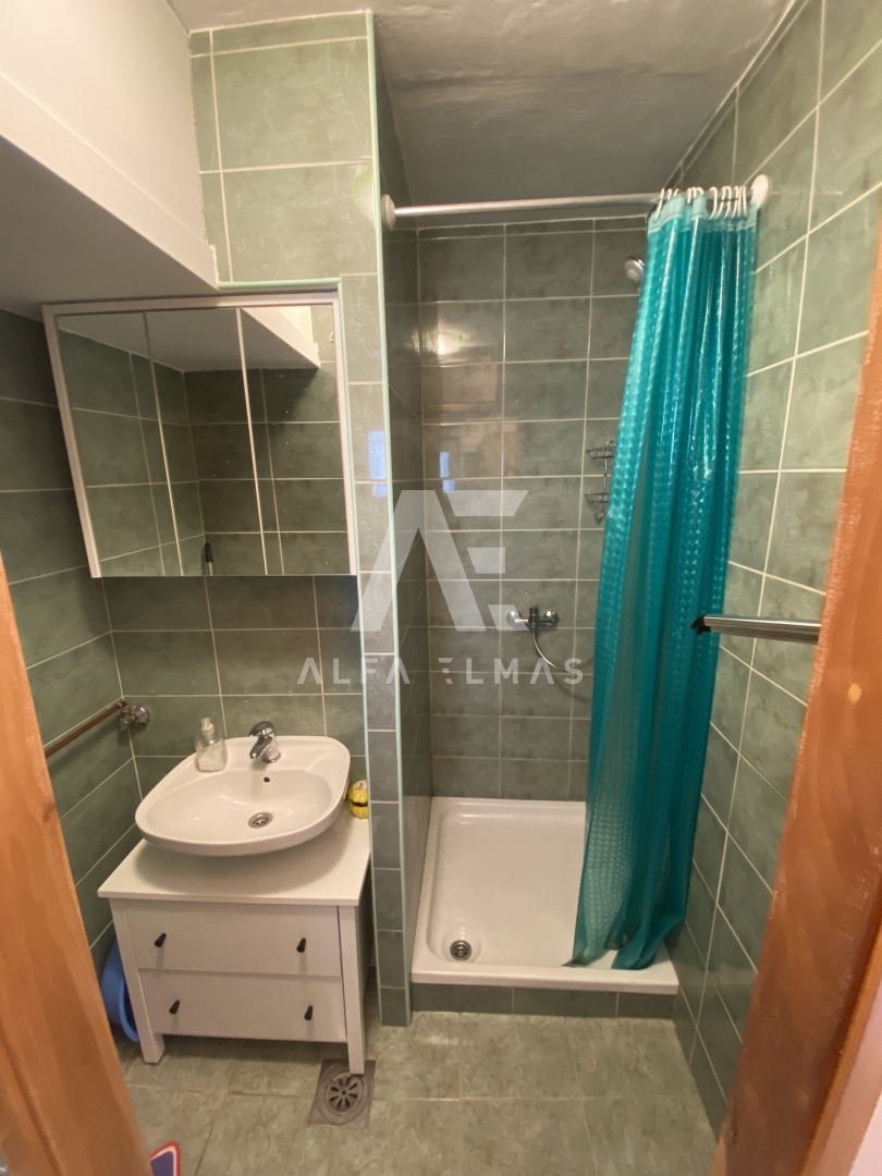 Malinska, okolica, dvojček s 5 apartmaji! ID 266