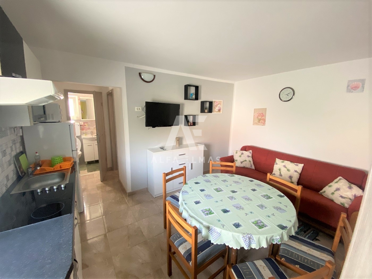 Malinska, okolica, dvojček s 5 apartmaji! ID 266