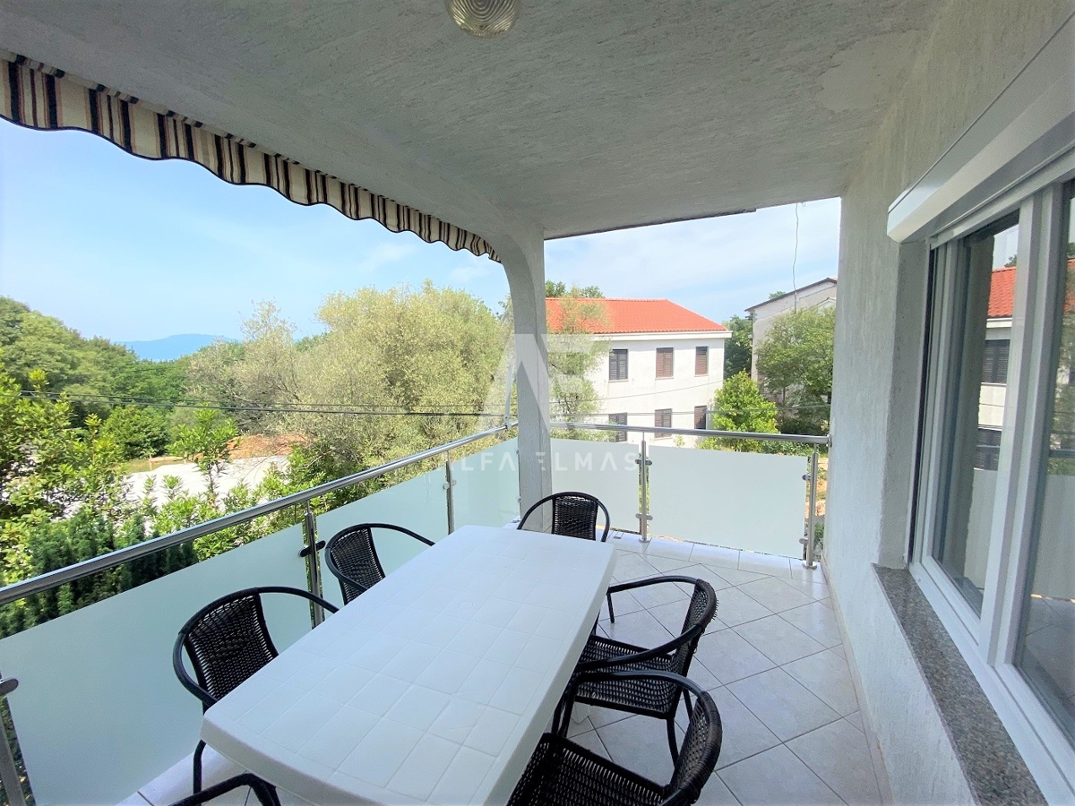 Malinska, okolica, dvojček s 5 apartmaji! ID 266