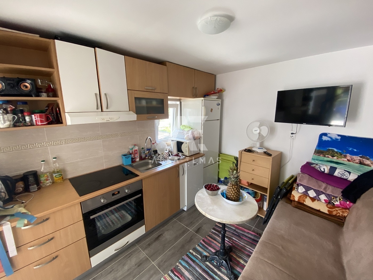 Malinska, okolica, dvojček s 5 apartmaji! ID 266