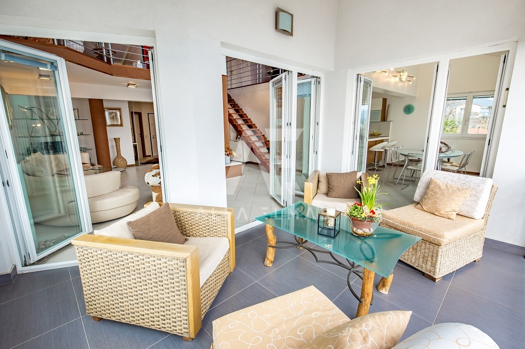 Opatija, moderen Penthouse pogledom na morje! ID 326