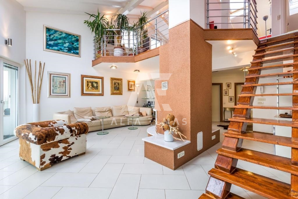 Opatija, moderen Penthouse pogledom na morje! ID 326