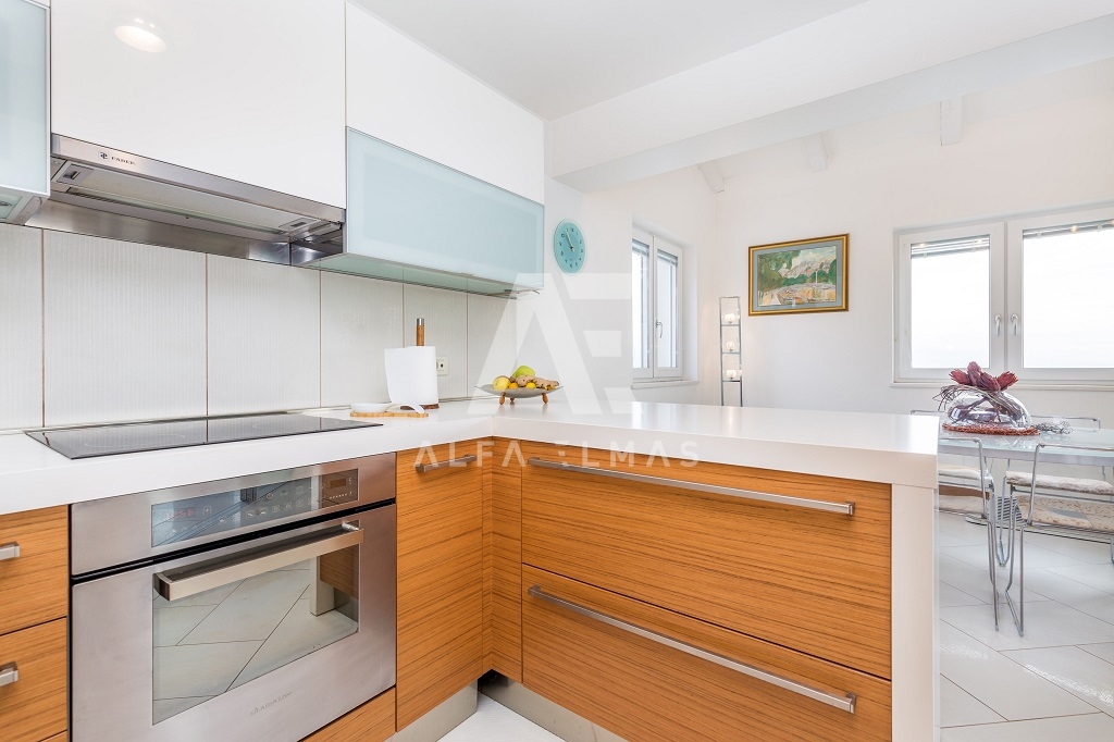 Opatija, moderen Penthouse pogledom na morje! ID 326