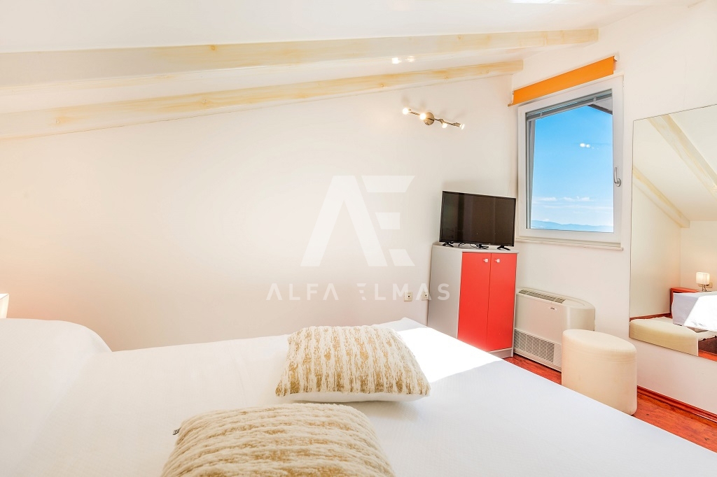 Opatija, moderen Penthouse pogledom na morje! ID 326