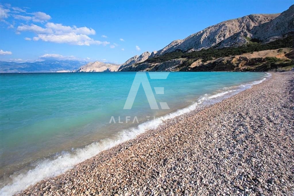 Baška, okolica, dvojček z bazenom na mirni lokaciji!! ID 425