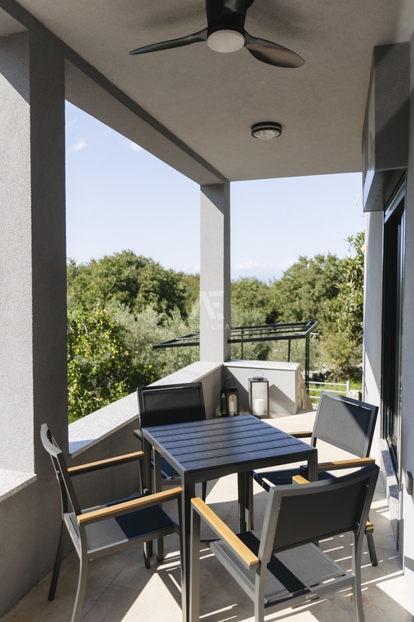 Hiša Malinska, Prenovljena kamnita hiša s pogledom na morje ID 629