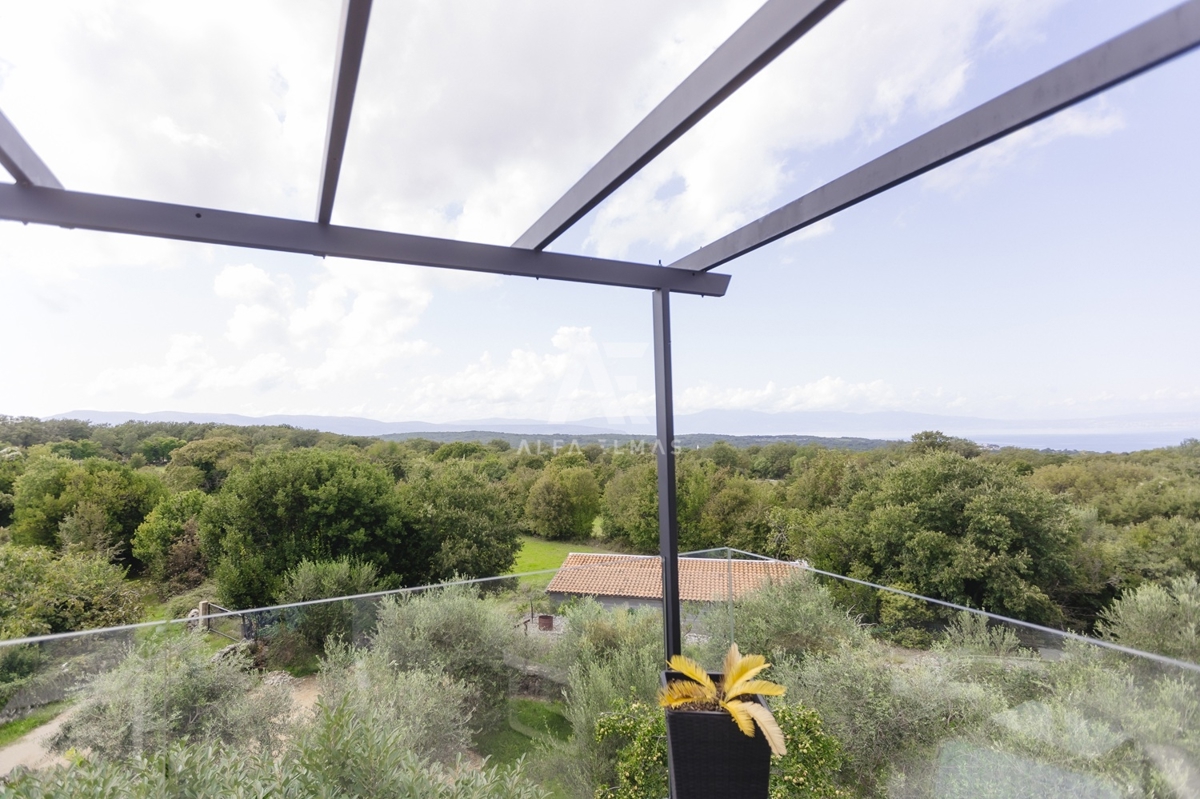 Hiša Malinska, Prenovljena kamnita hiša s pogledom na morje ID 629