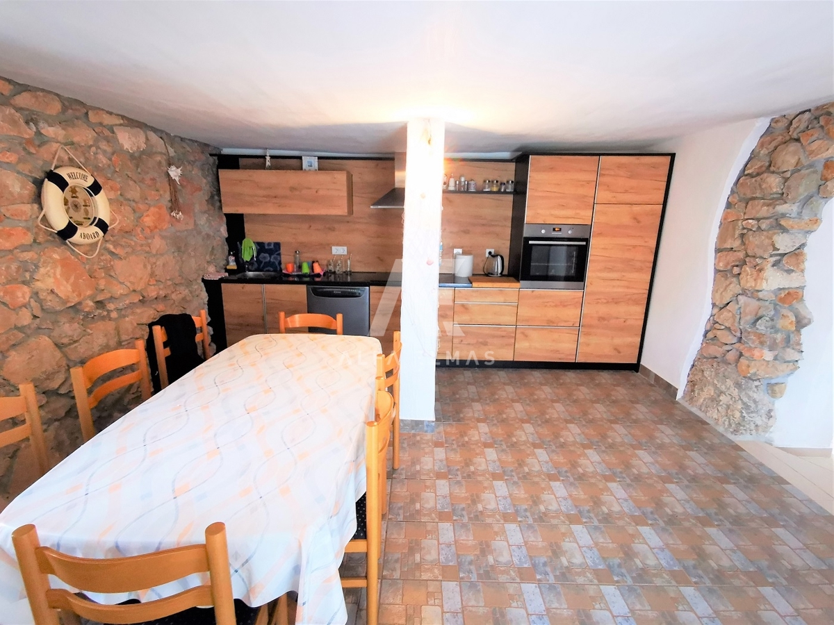 Dobrinj, okolica, obnovljena samostojna hiša! ID 76