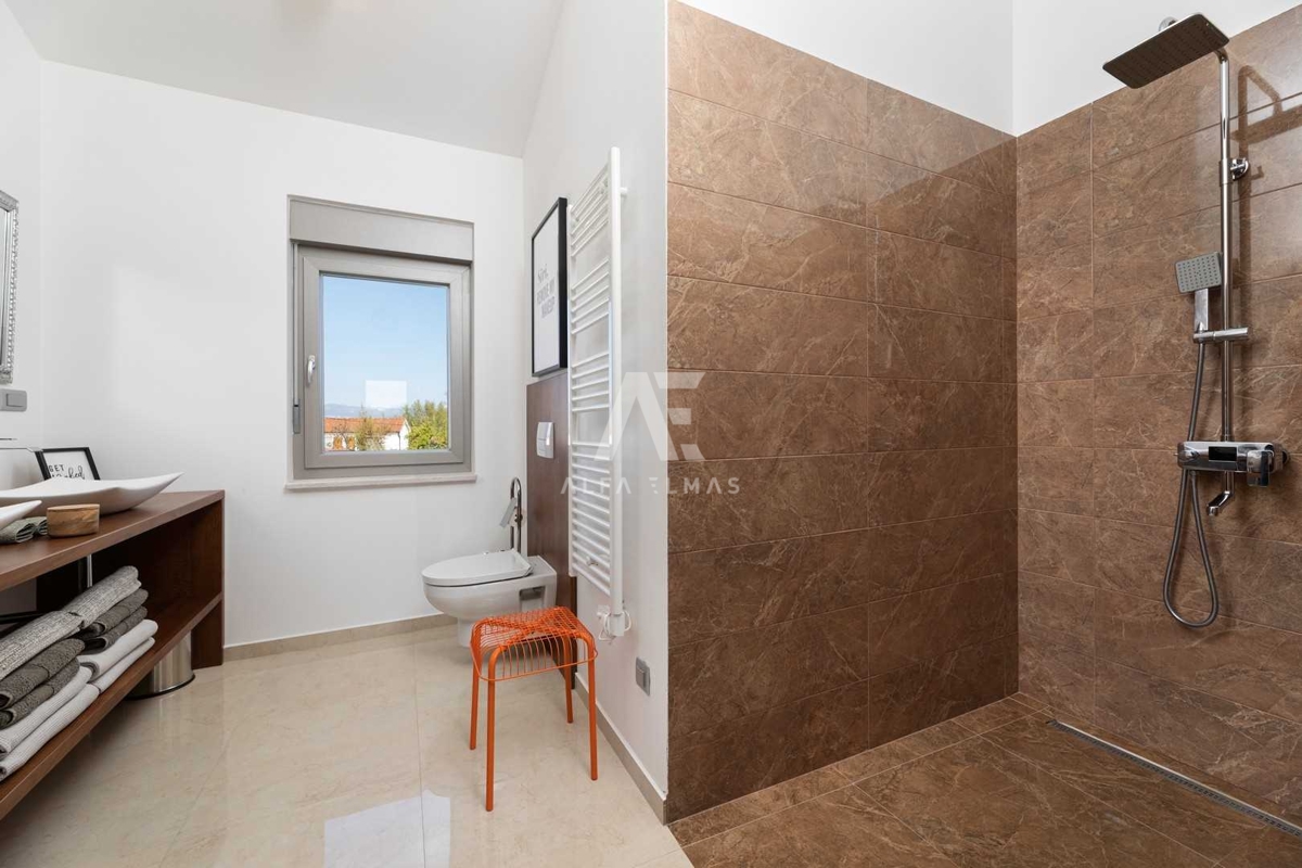 Malinska, okolica, luksuzna vila z bazenom in pogledom na morje! ID 115