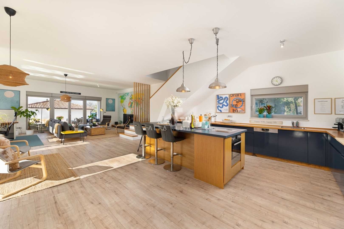 Malinska, okolica, luksuzna vila z bazenom in pogledom na morje! ID 115