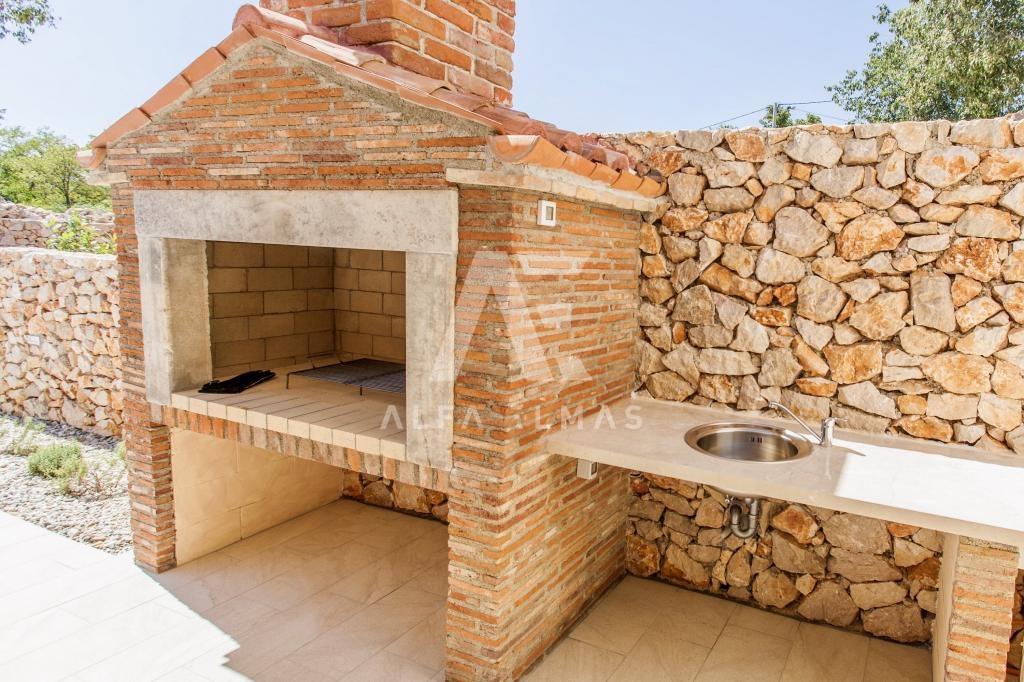 Vrbnik, okolica, kamnita vila na mirni lokaciji! ID 127