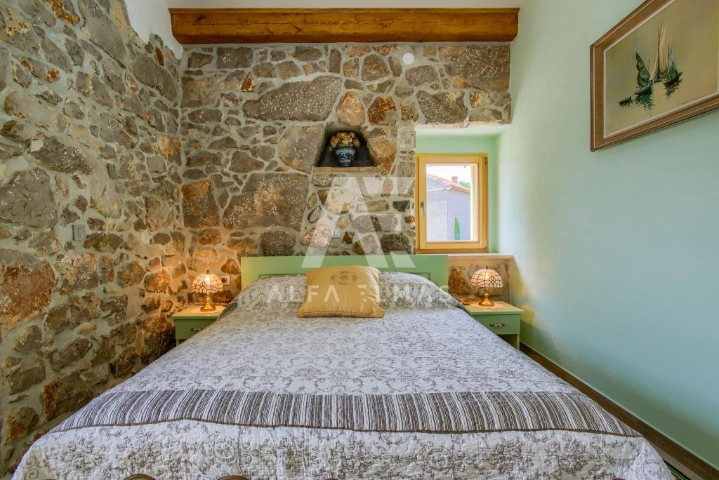 Vrbnik, okolica, kamnita vila na mirni lokaciji! ID 127
