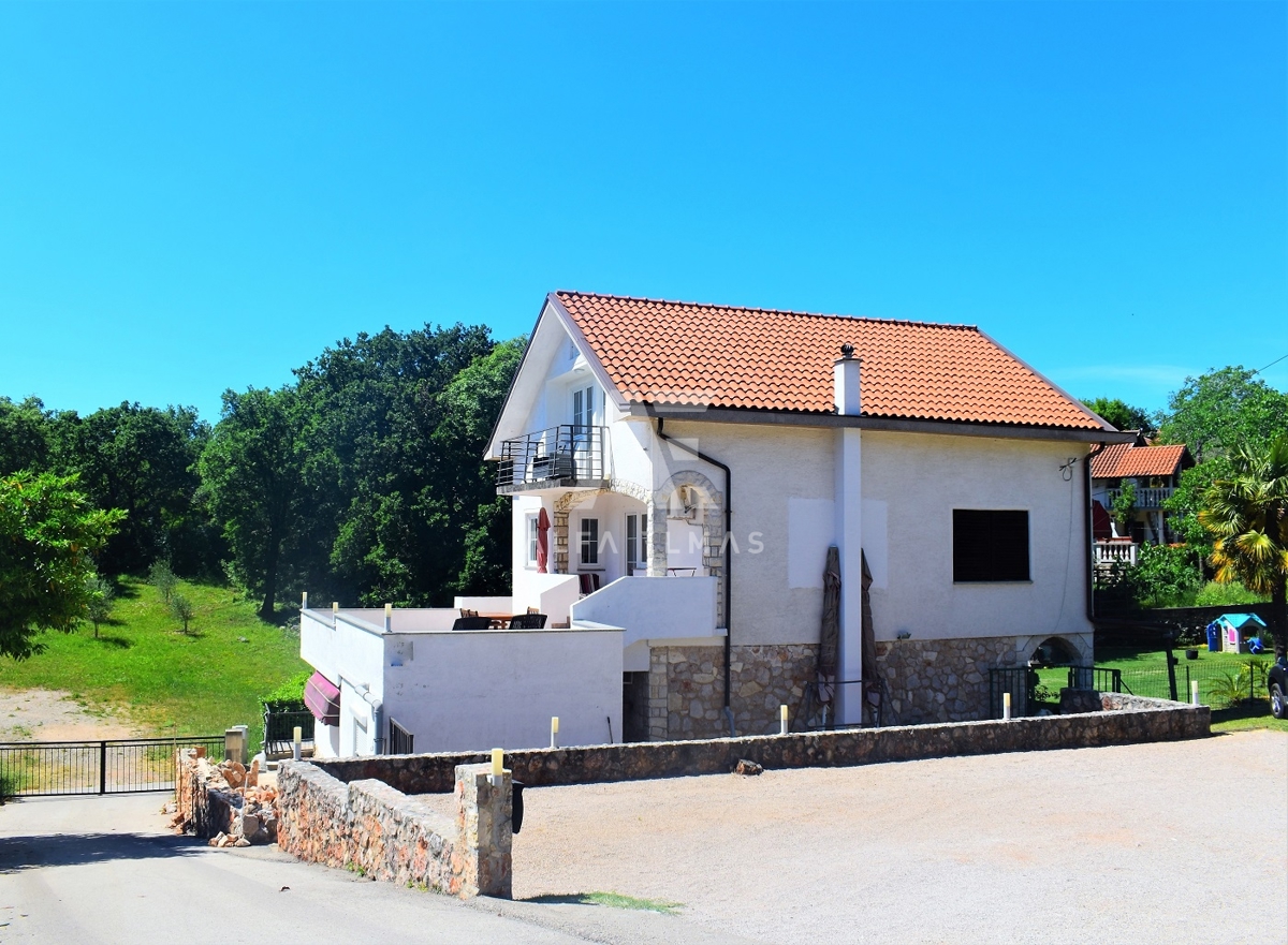 Vrbnik, okolica, lepa samostojna hiša s pogledom na morje!! ID 254