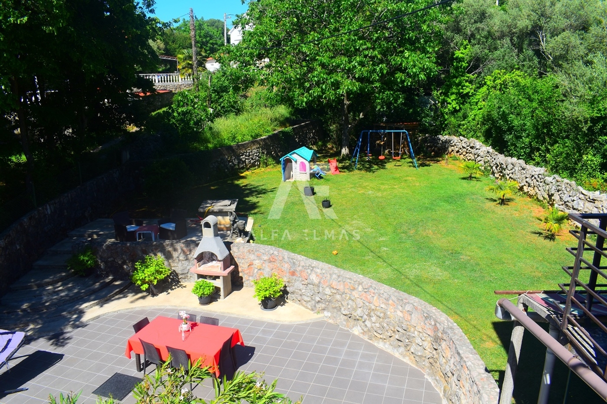 Vrbnik, okolica, lepa samostojna hiša s pogledom na morje!! ID 254