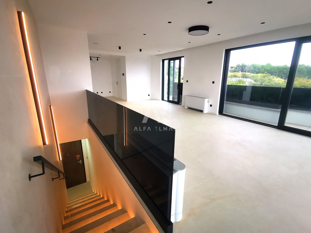 Krk, luksuzni penthouse z bazenom in čudovitim pogledom na morje!! ID 319