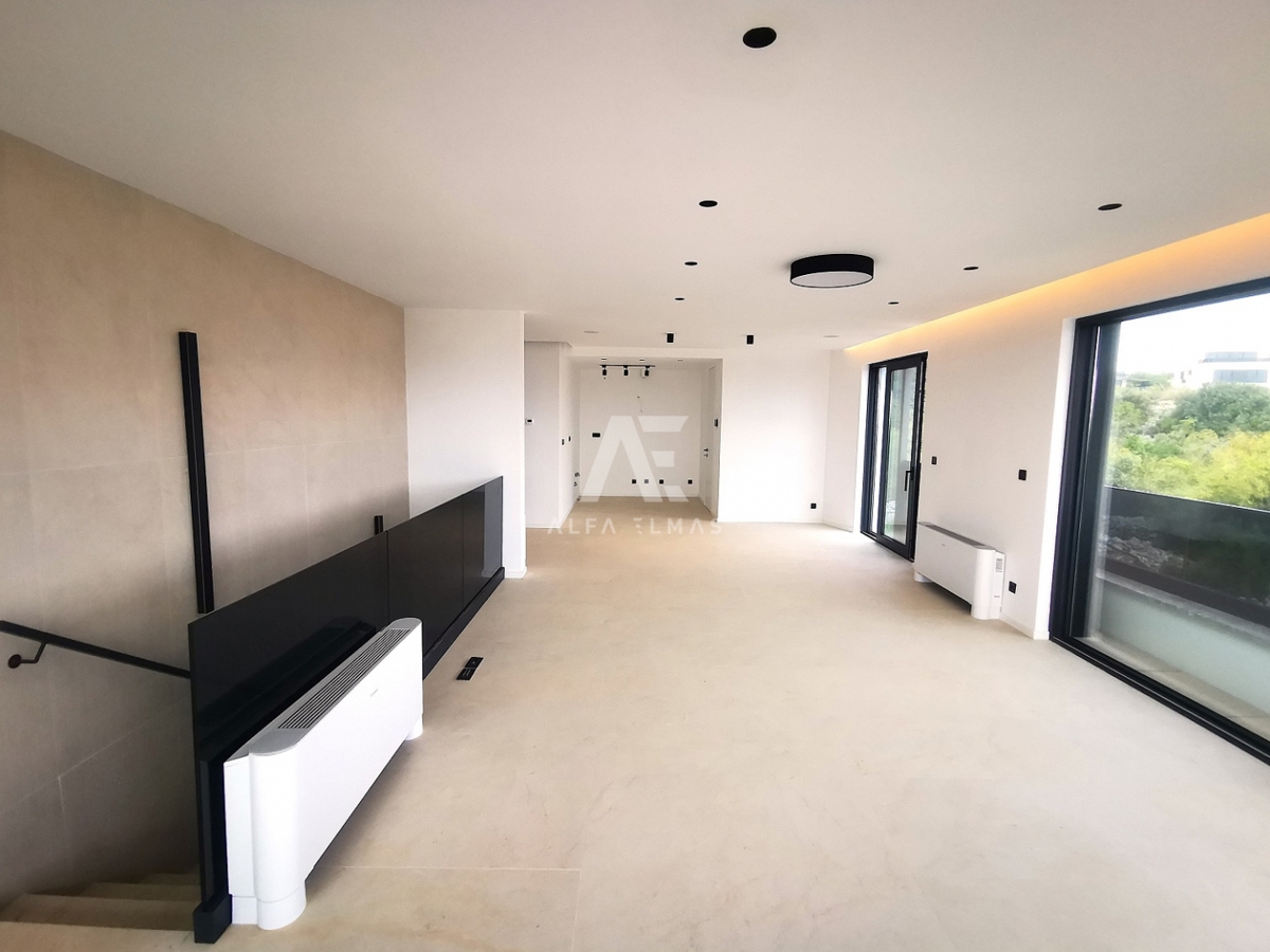 Krk, luksuzni penthouse z bazenom in čudovitim pogledom na morje!! ID 319