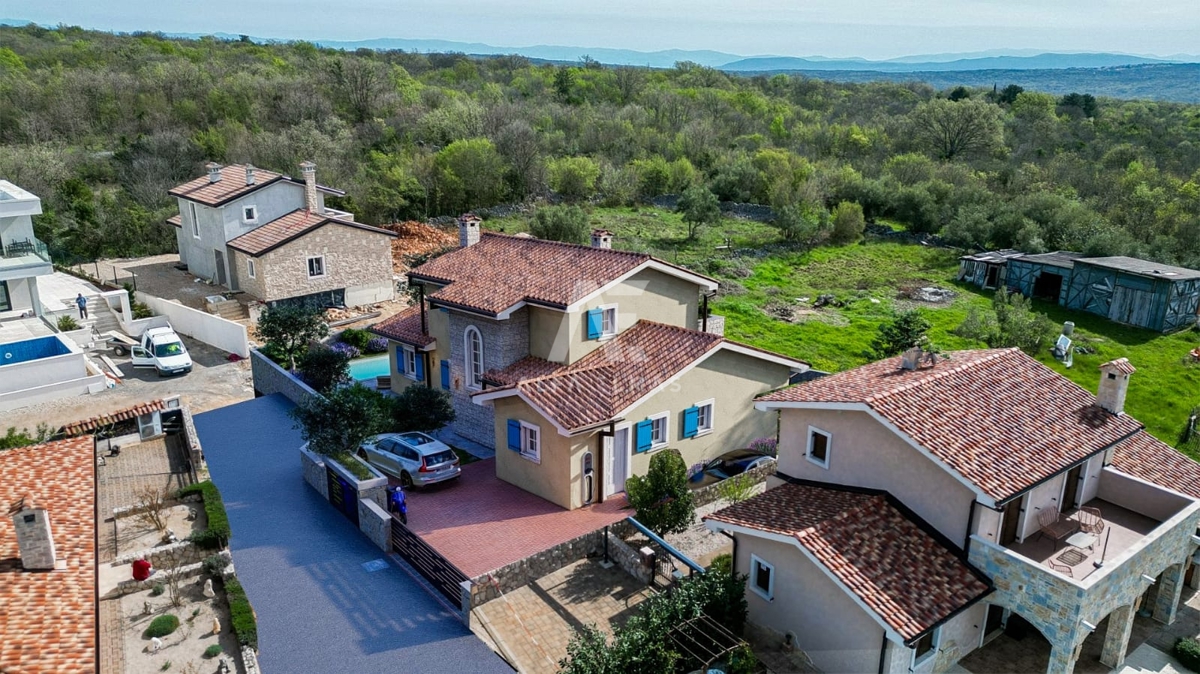 Rustikalna mediteranska vila z bazenom in pogledom na morje - ID 534