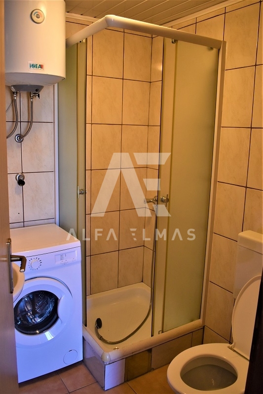 Dobrinj, okolica, dvojček s tremi apartmaji! Priložnost! ID 10