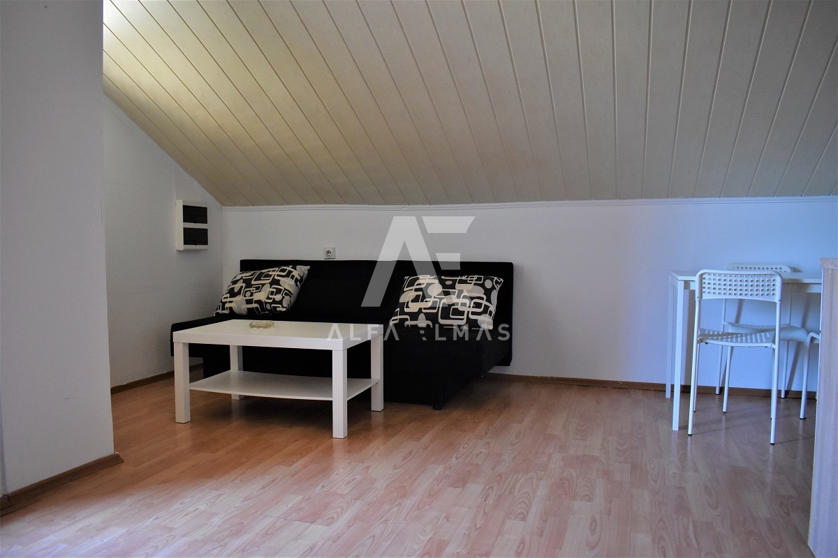 Dobrinj, okolica, dvojček s tremi apartmaji! Priložnost! ID 10