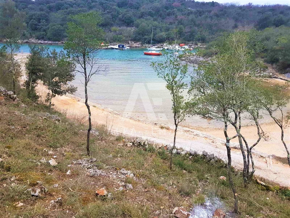 Krk, okolica, kmetijsko zemljišče "TOP" lokacija prvi red do morja!!ID 114