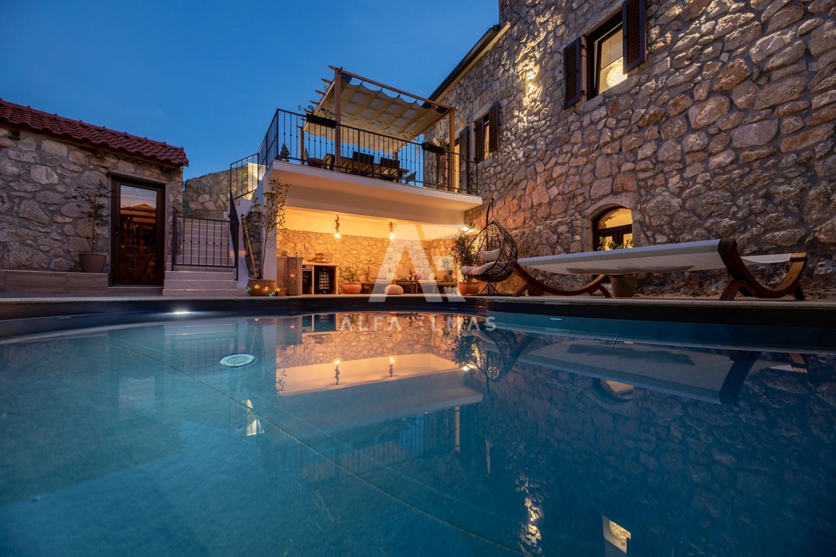 Vrbnik, okolica, mediteranska kamnita vila z bazenom!! ID 320