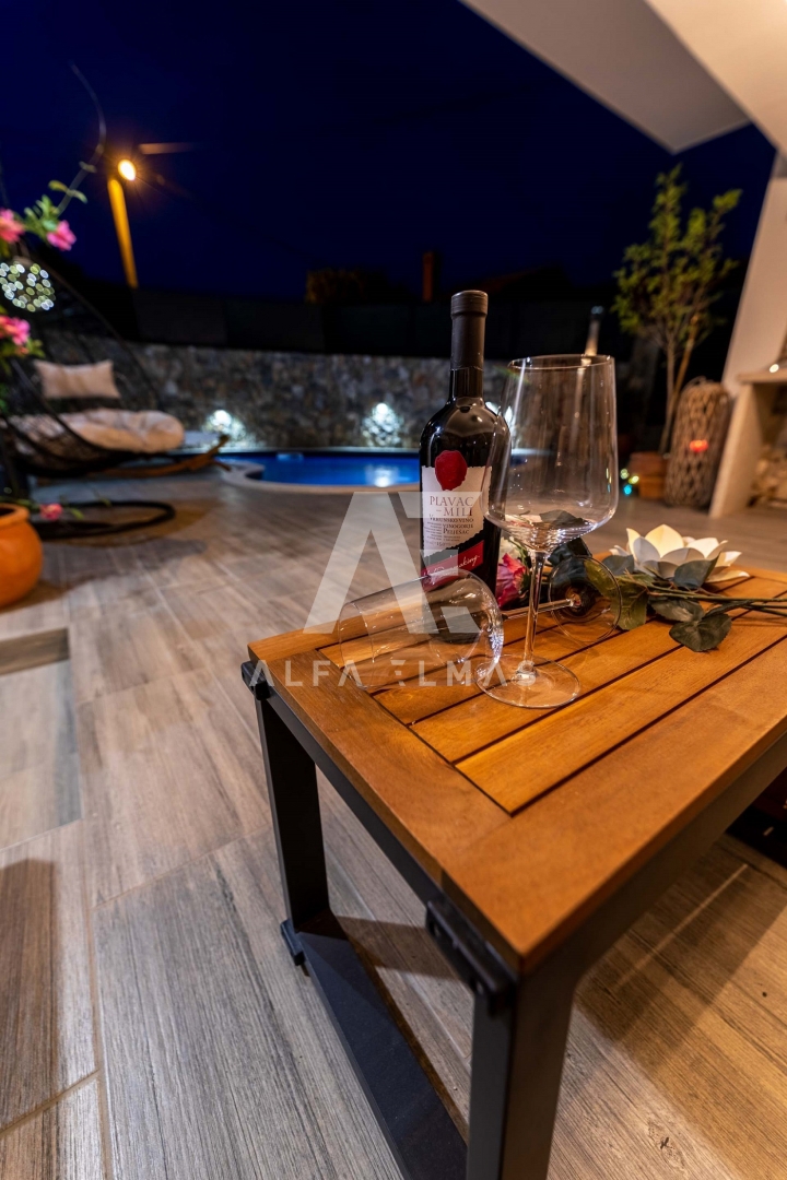 Vrbnik, okolica, mediteranska kamnita vila z bazenom!! ID 320