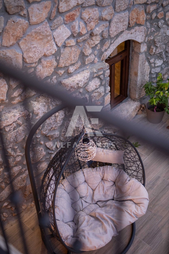 Vrbnik, okolica, mediteranska kamnita vila z bazenom!! ID 320