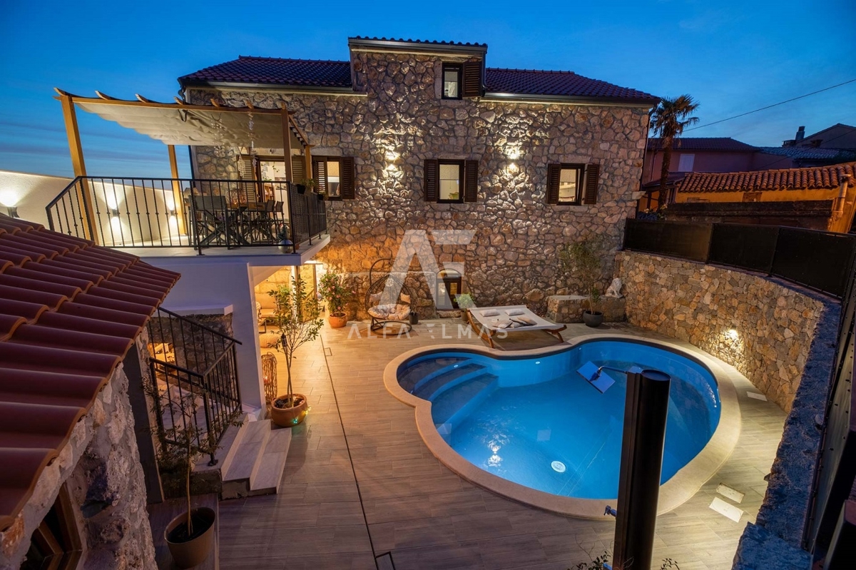 Vrbnik, okolica, mediteranska kamnita vila z bazenom!! ID 320