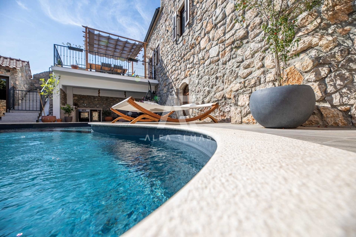 Vrbnik, okolica, mediteranska kamnita vila z bazenom!! ID 320