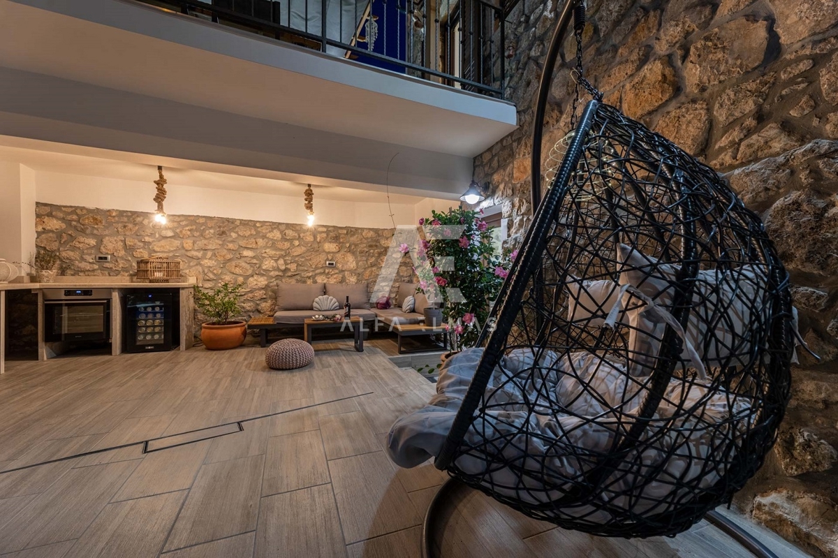 Vrbnik, okolica, mediteranska kamnita vila z bazenom!! ID 320