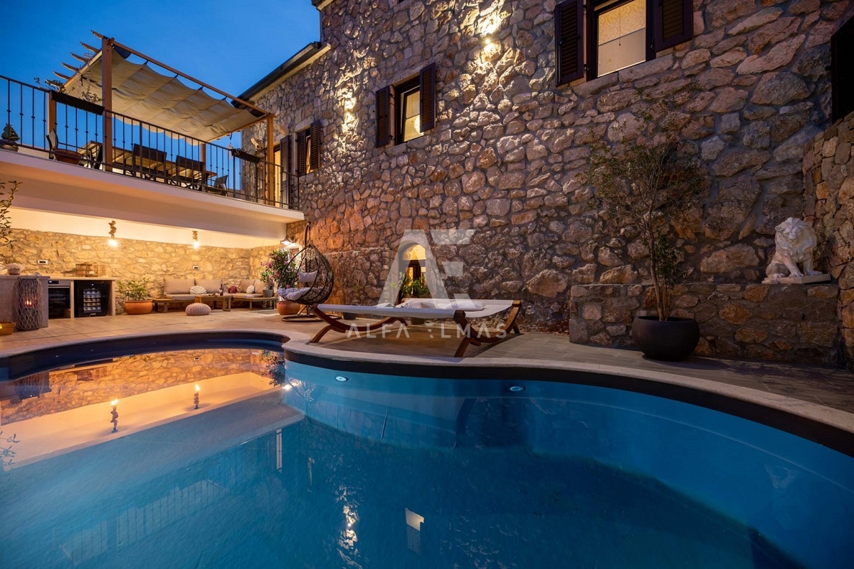 Vrbnik, okolica, mediteranska kamnita vila z bazenom!! ID 320