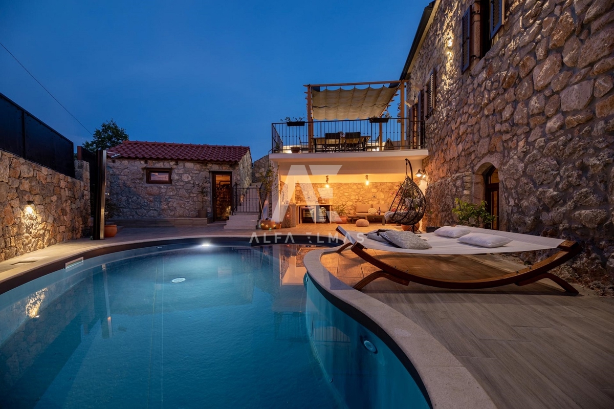 Vrbnik, okolica, mediteranska kamnita vila z bazenom!! ID 320