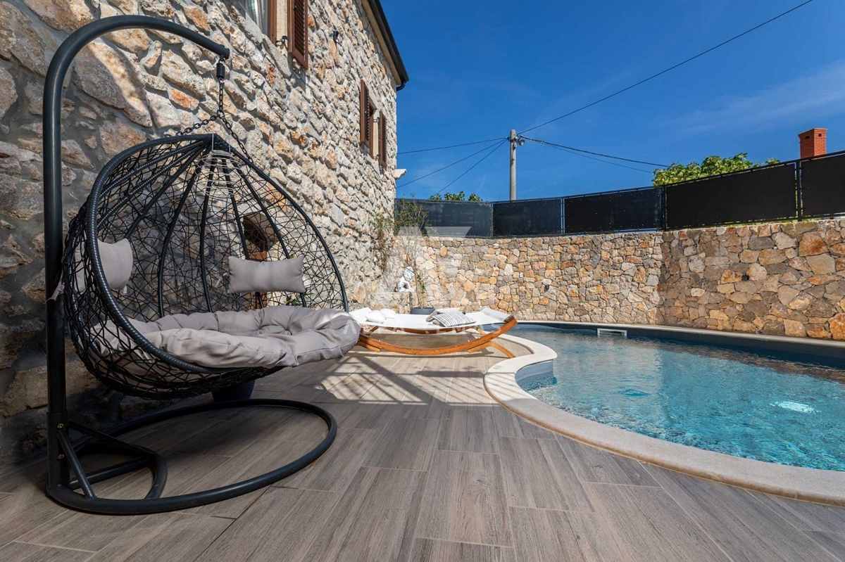 Vrbnik, okolica, mediteranska kamnita vila z bazenom!! ID 320