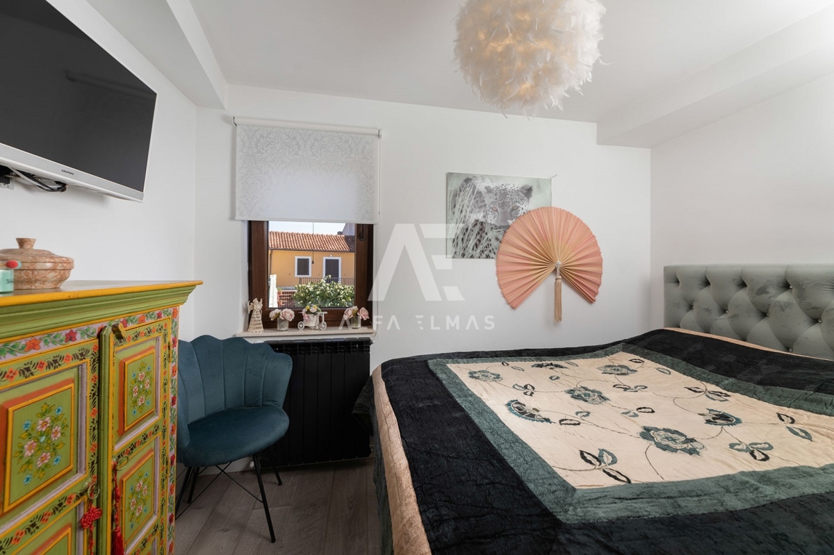 Vrbnik, okolica, mediteranska kamnita vila z bazenom!! ID 320