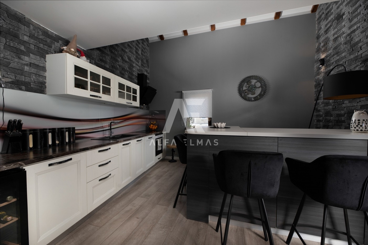 Vrbnik, okolica, mediteranska kamnita vila z bazenom!! ID 320